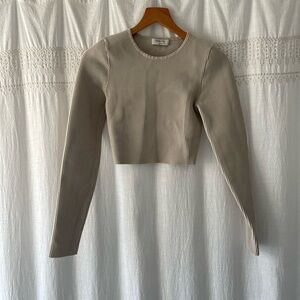 Babaton sculpt knit crew cropped long sleeve in beige